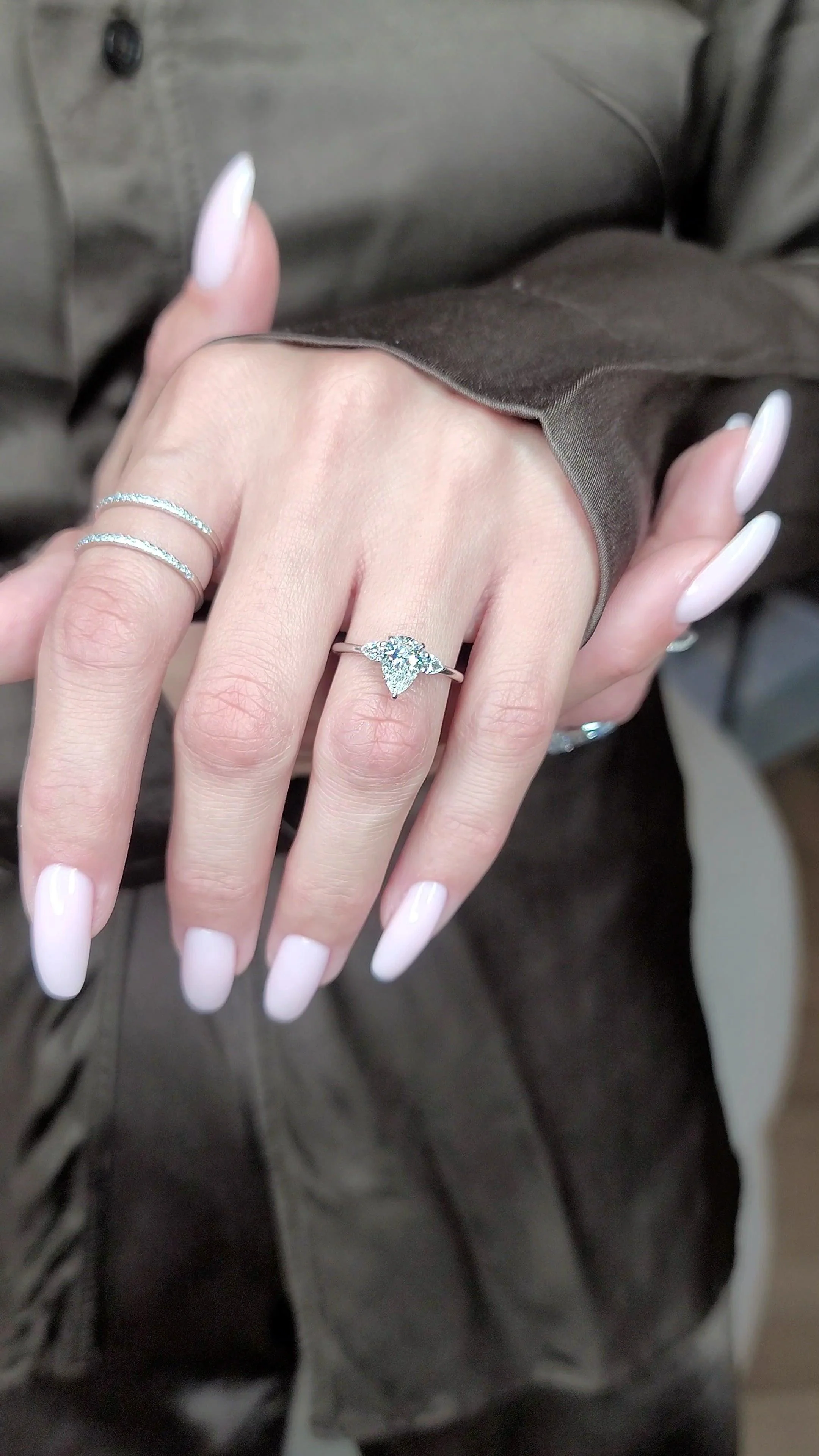 1.22 Carats Lab Grown Pear Shape with Pear Shape Side Stones Diamond Engagement Ring - Image 2