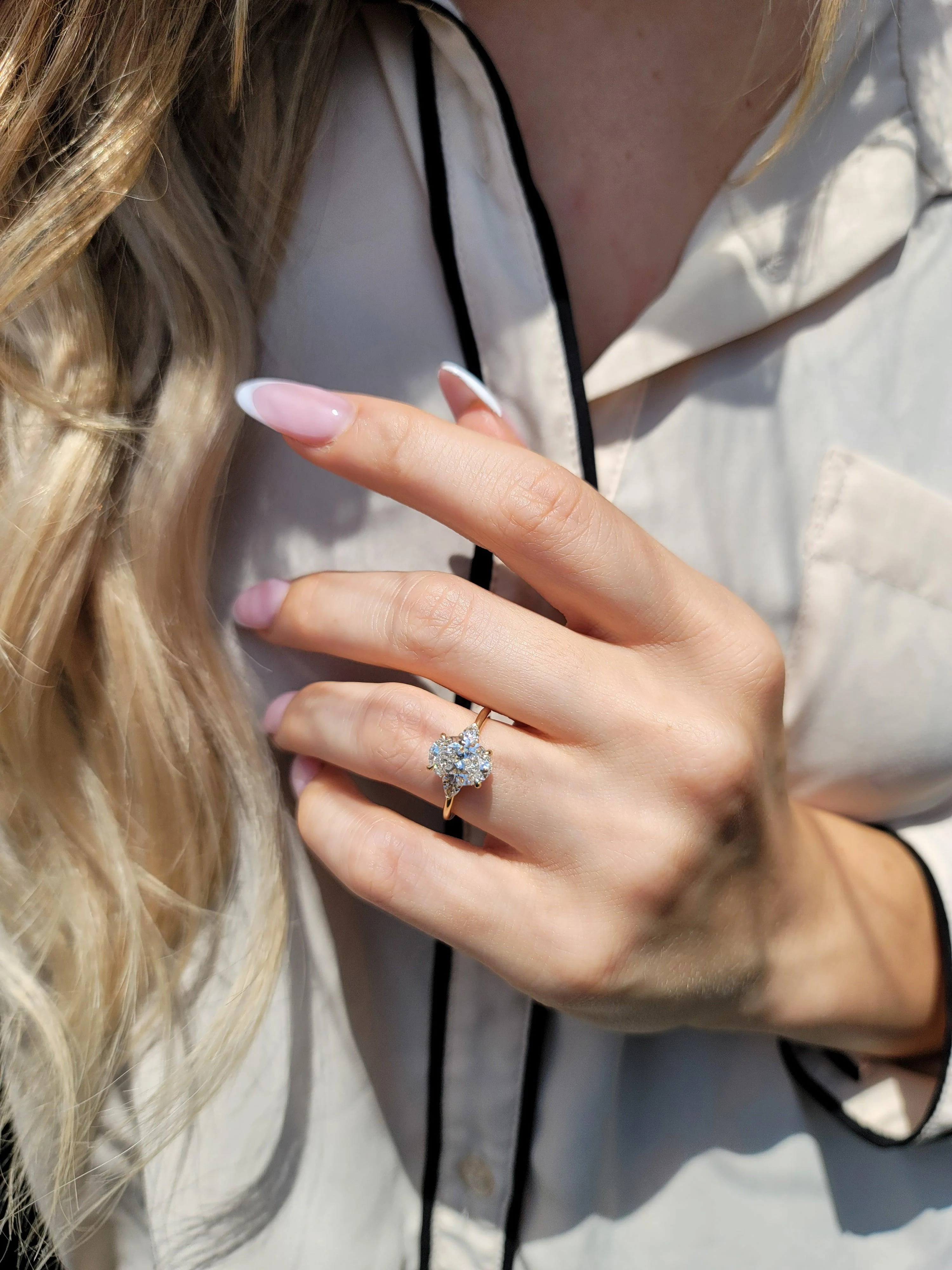 2.40 Carats Lab Grown Oval Cut with Pear Shape Side Stones Diamond Engagement Ring in Yellow Gold - Image 3