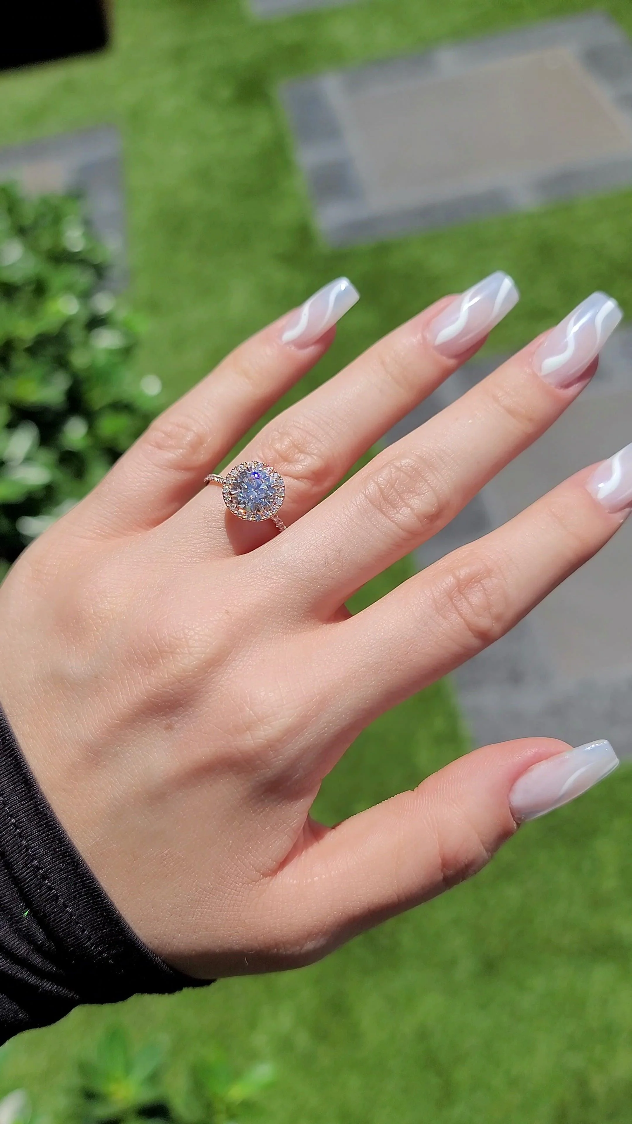 2.50 Carats Lab Grown Round Brilliant Cut Micropaved Halo Side Stones Diamond Engagement Ring - Image 2
